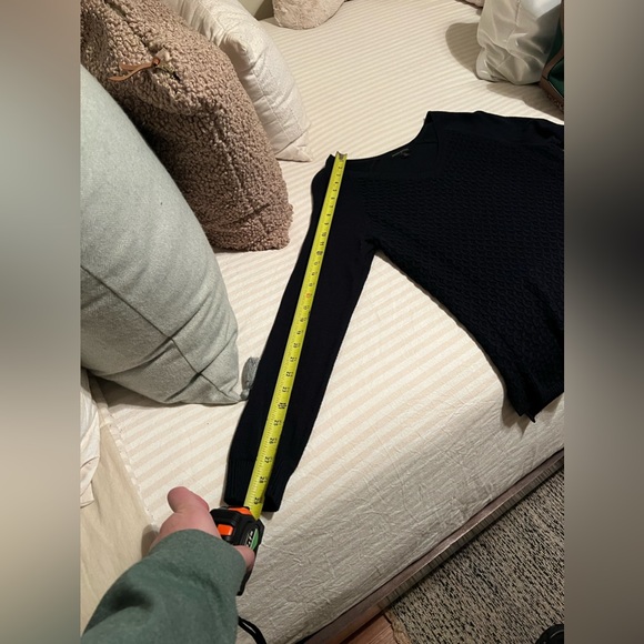 Navy Blue Women’s Banana Republic Sweater - Size Medium - Picture 7 of 8